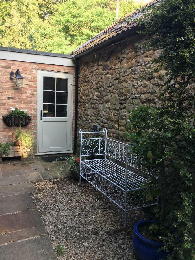 The Coach House Villa Grimston Dış mekan fotoğraf